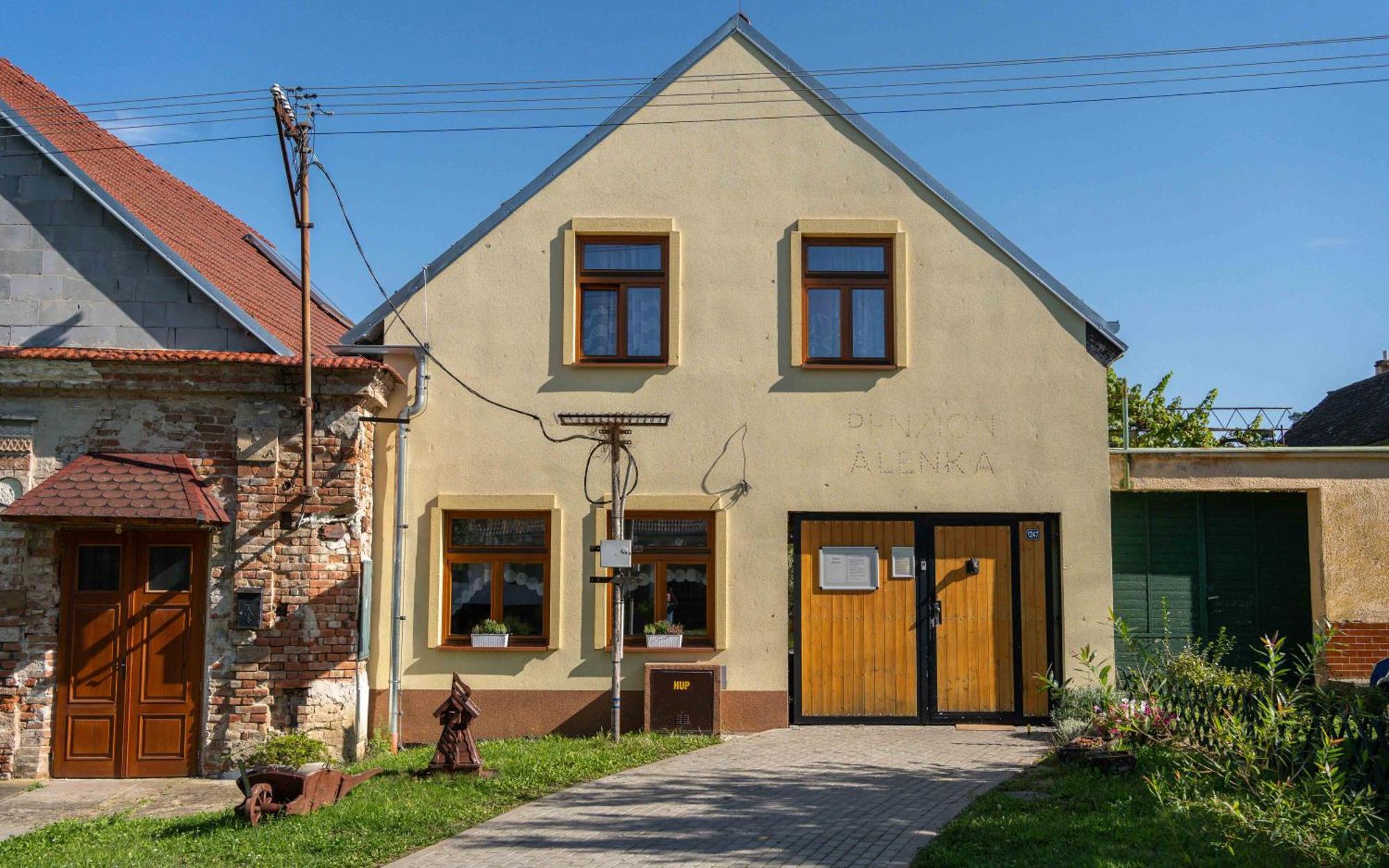 Penzion Alenka Valtice Kültér fotó